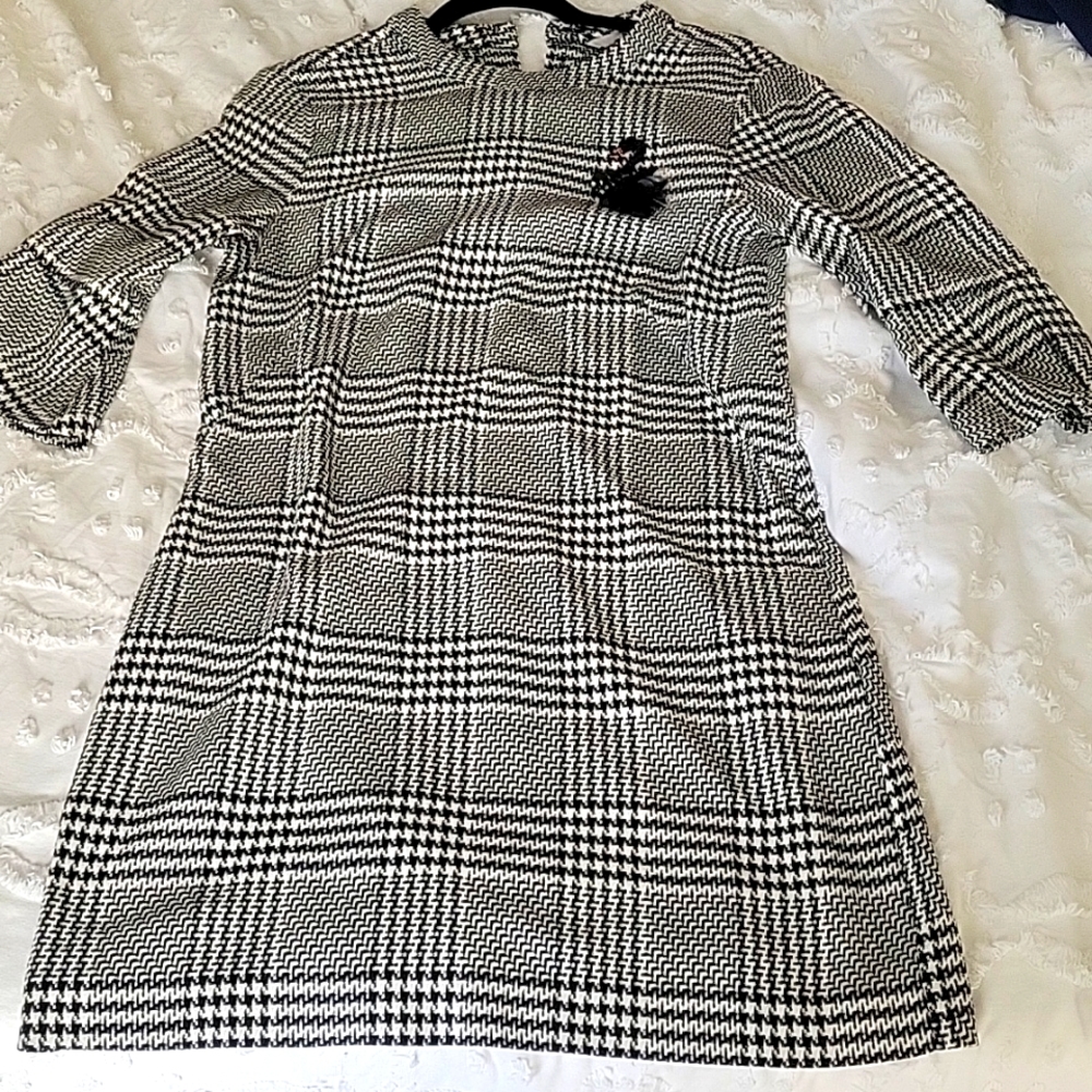 Cute H&M Houndstooth Dress
